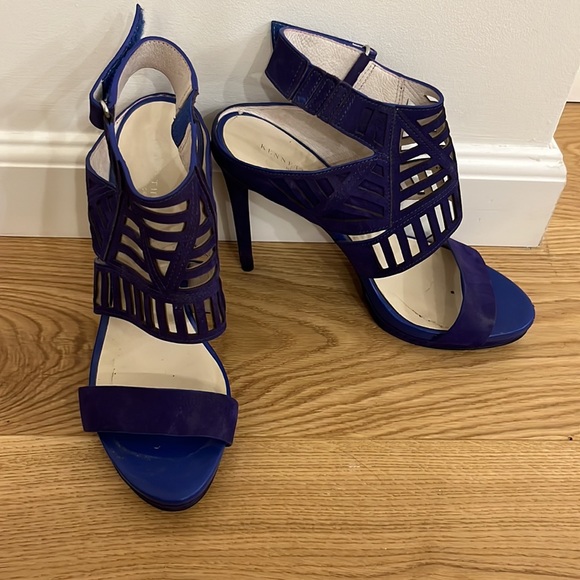 Kenneth Women's Cole Niko Cutout Leather Sandal in electric blue - Picture 4 of 8